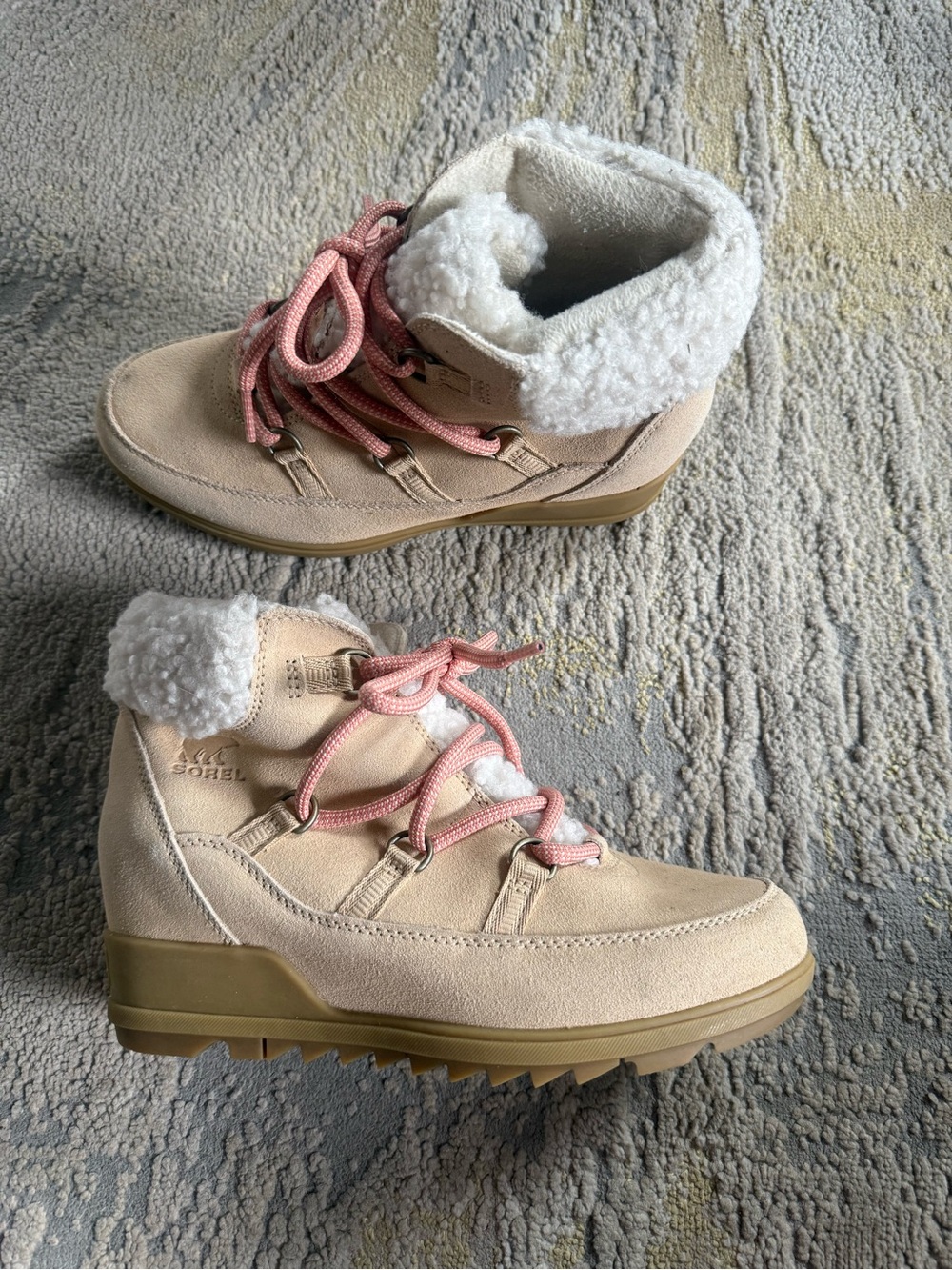 Sorel Evie Cozy Lace boots tan Pink wedge  waterproof suede Shearling Laces 8.5